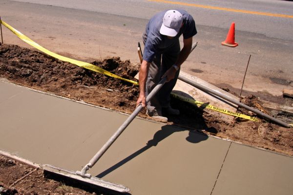 Sidewalk Pouring in Alexandria